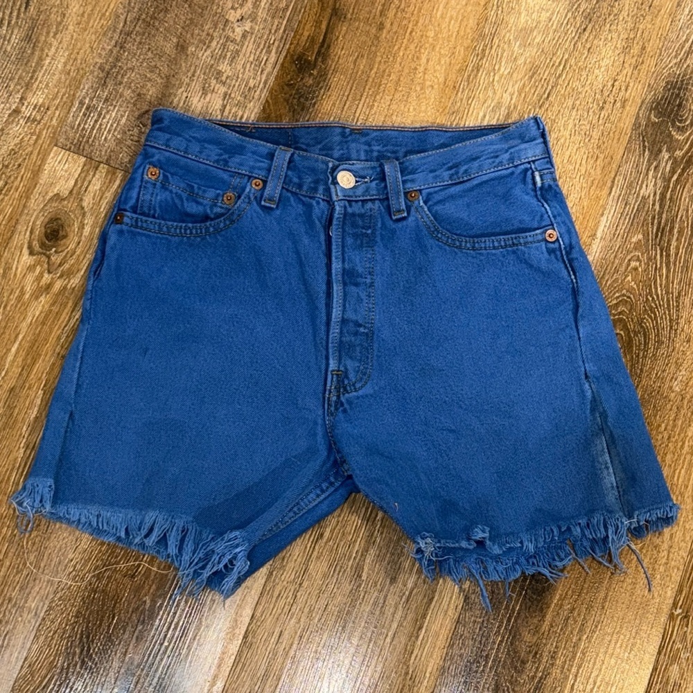 Levi's OVERDYED Blue Jean Shorts for Women Size XS - Picture 2 of 9